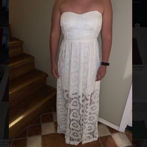 White strapless elegant beach dress